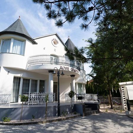 Villa Rose Garden Nyíregyháza Exterior foto