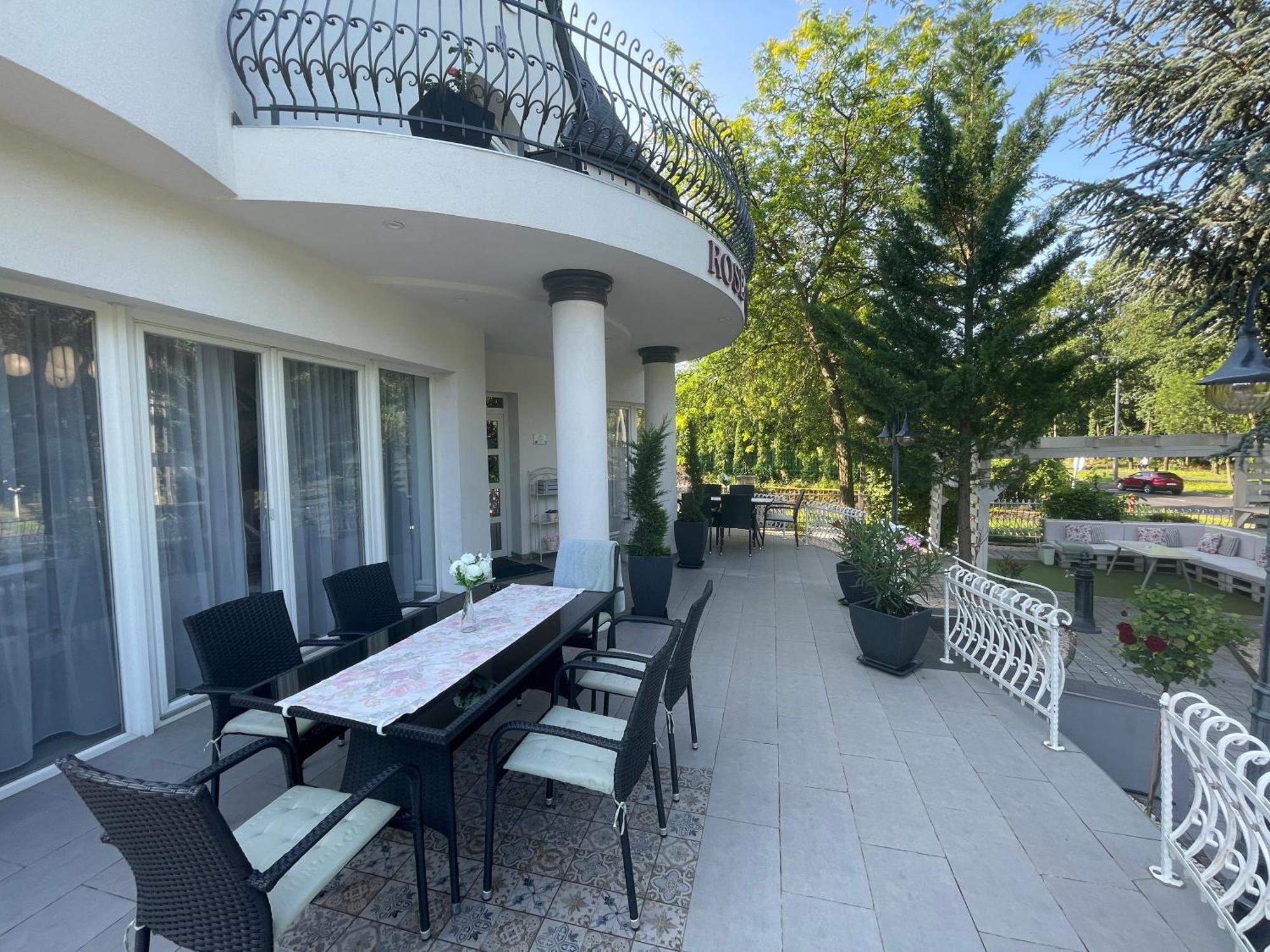 Villa Rose Garden Nyíregyháza Exterior foto